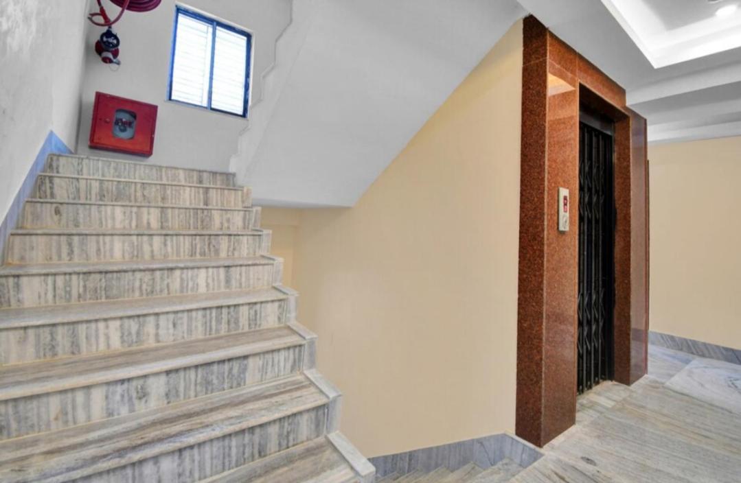 Om Guest House And Banquet Kolkata Exterior photo